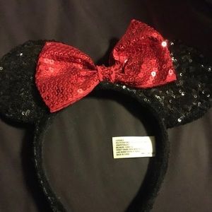 Minnie Mouse ears